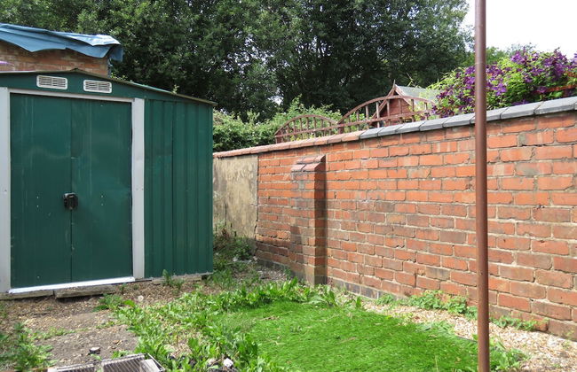 Tudors eSuites Coventry Townhouse Private Garden Free Parking - Foto 16