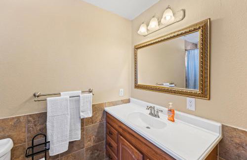 Spacious Desert Getaway! - Photo 36