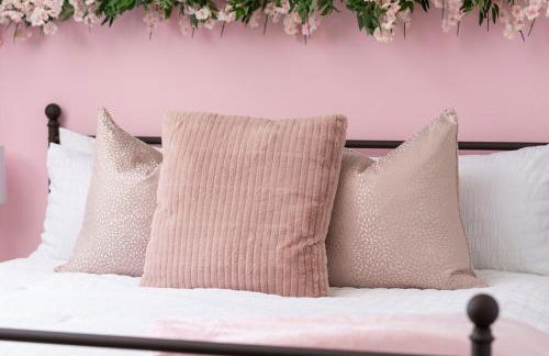 Unit 106 Stylish Condo with Free Parking and Close to Downtown - Foto 9