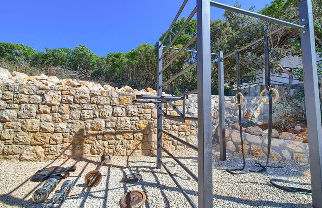 Villa in Cres With Sea Views & Pool - Foto 26