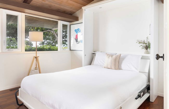 La Jolla Mid-century by Avantstay Private Pool, Outdoor Living + Ocean Views - Photo 30