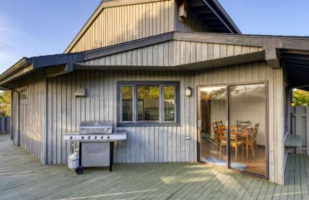 Half Block to Beach w/ Oceanview, Patio + Balcony The Shore Pine by Avantstay - Foto 64