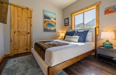 The Yellowstone - Spacious Wapiti Valley Cabin with Stunning Views! - Foto 38