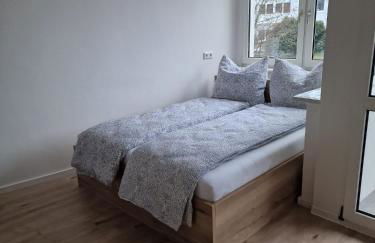 40 m2 Appartement Nürnberg Ost mit Balkon 8 Min by car to Expo Modern Stay Highspeed WLAN Quiet and Green - Foto 1