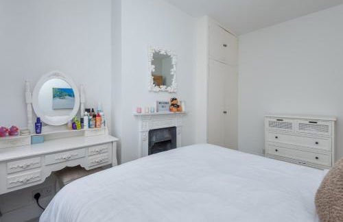 Stylish 3-Bed House in Brentford near Richmond - Foto 17
