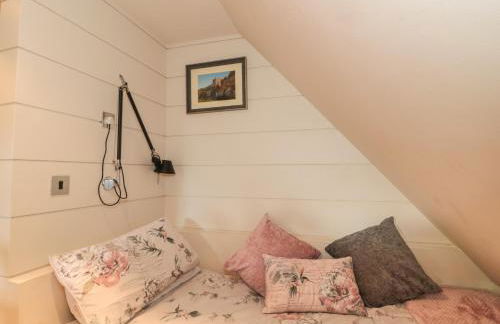 Pips Hideaway - Photo 21