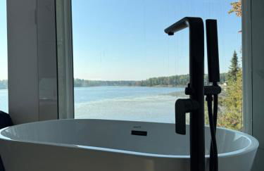 Unique 3-bed Lakefront Container Home - Foto 40