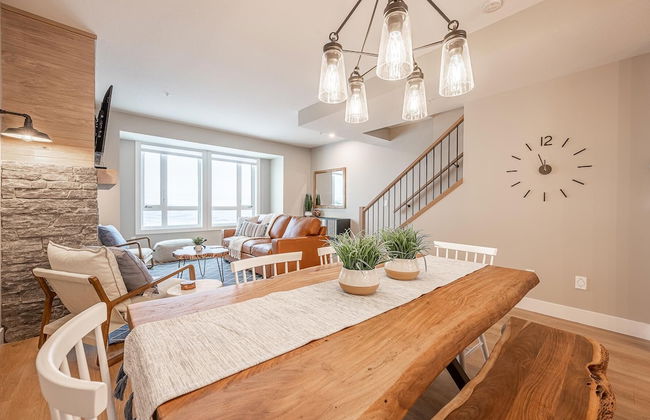 Grizzly Ridge Getaway Brand New, Hot Tub, Sleeps 11 - Photo 25