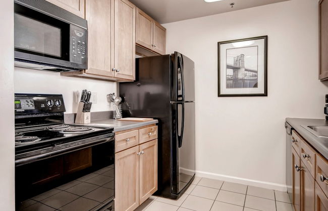 Bluebird Suites near Newport Center - Foto 17