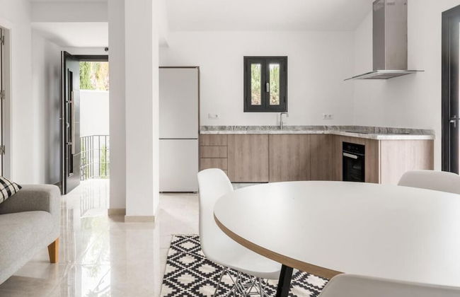 Magnificent And Modern Decorated Villa - Photo 11