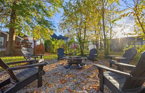 The Luxe Hot Tub Playground 12 Min to Horse Park - Foto 9