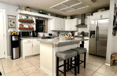 Rest, Relax & enjoy the entire cozy vacational home! - Photo 1