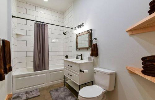 Table Rock Lakefront on 2 Acres with firepit - Foto 45