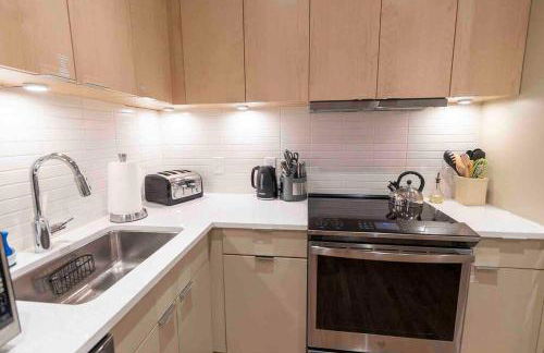 Spacious 2 bed 2 bath Downtown OTR condo minutes walk to the Reds Bengals stadium & more! - Foto 7