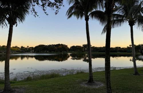 Private Cottage in West Palm Beach Florida - Photo 31