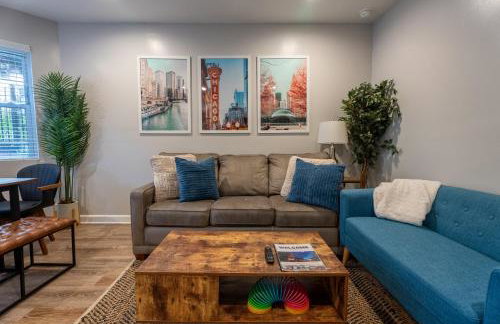 Stylish & Bright Gem Overlooks Lovely Park with Great Amenities - Foto 8