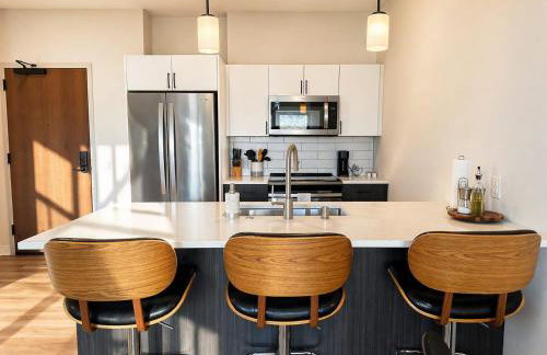 East Side Luxury 1BR Apt - Near Brady St with Balcony and Lounge - Foto 9