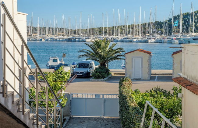 Seafront apt With Balcony, sea View and Mooring - Foto 1