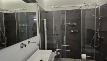 Modern flat with a stunning view in Cuneo center - Foto 3