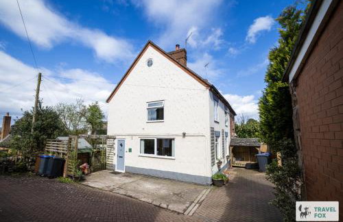 Smithy Bank Cottage - with free parking! - Photo 29