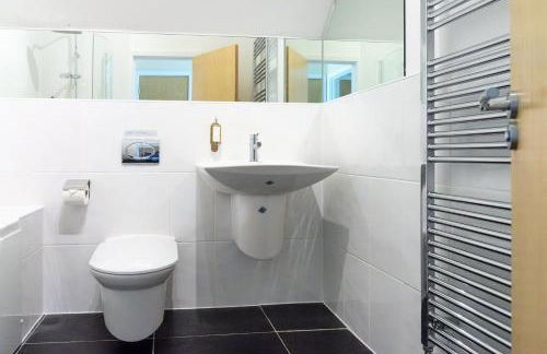 Trewhiddle Retreat V8 by Together Travel - Luxury 3-Bedroom Villa - Foto 23