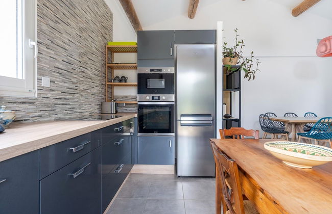 Cosy Holiday Home With Pool - Photo 8