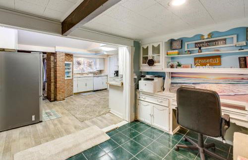 Easy Cleveland Access! Quiet Suburb Stay with Yard - Foto 8