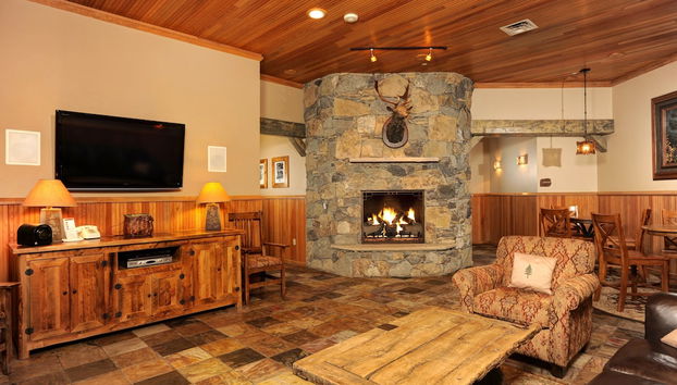 Jackpine & Black Bear Condos by Vail Resorts - Foto 3, Salón en el vestíbulo