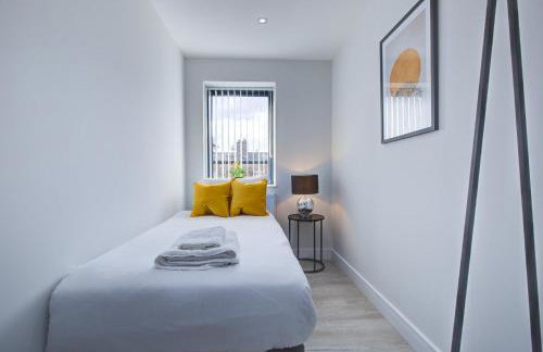 Hybrid Resi - Uxbridge, On-site car or van parking, near London Heathrow Airport - Photo 95