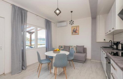 2 Bedroom Nice Apartment In Rogotin - Photo 3