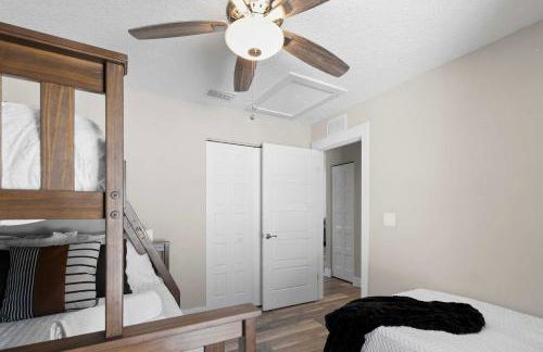 5 Minutes to Beach and Downtown Fire pit Grill - Foto 41