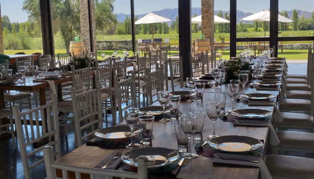 Restaurante com vistas para os vinhedos de San Juan