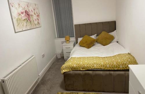 2 Bed Flat - Sleeps 4 - Jacuzzi Bath - Parking - Photo 23