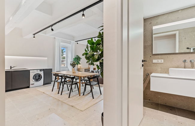 Clausen Hideaway Modern Apartment ID211 - Photo 27