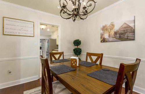 Gorgeous Alabama Home 4 Miles to Stadium Sleeps 8 - Foto 36