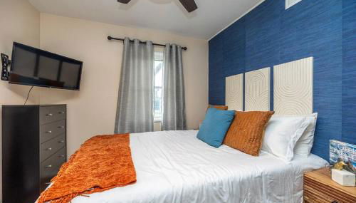 Close to airport* Pets*Fenced yard*A/C & Fast WIFI - Photo 4