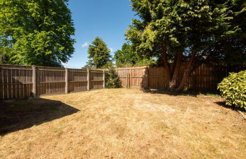 Large House for Groups with Huge Driveway - FREE PARKING - Photo 45