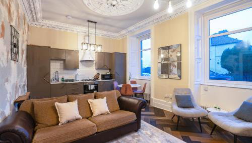 Cosy 2-Bed Flat with Free Parking-by Holiday Homes - Foto 5