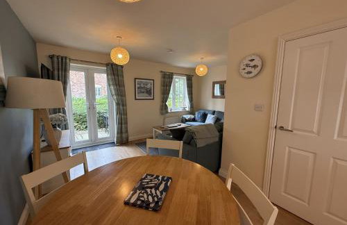 Seaside Cottage, The Bay, 2 bedrooms, patio, parking nearby, 2 dogs welcome - Foto 5