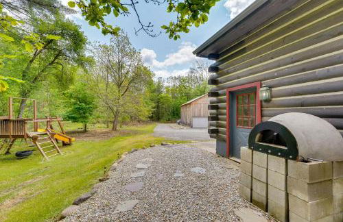A-Frame Log Home with Game Room Near Lake George! - Foto 39