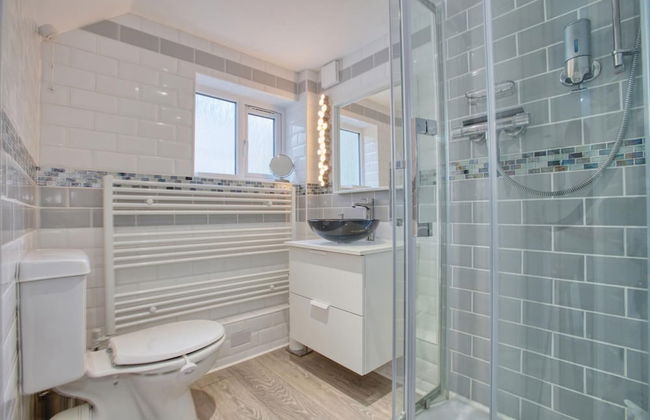 Fantastic 1BD Hideaway, 2 Minutes to the Sea - Photo 15