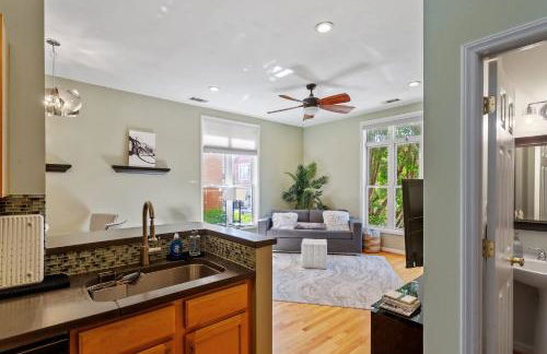 Warehouse District Modern Condo with Private Garage - Foto 18