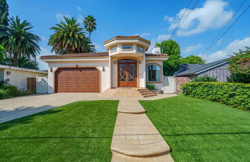 Regal 4 bed with hot tub close to Universal sleeps 15 - Foto 56