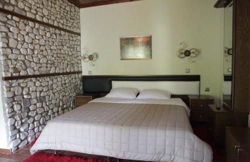 Xenonas Platia - Photo 12