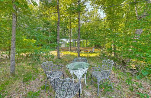 Waterfront Durham Getaway with Deck and Trails! - Foto 22