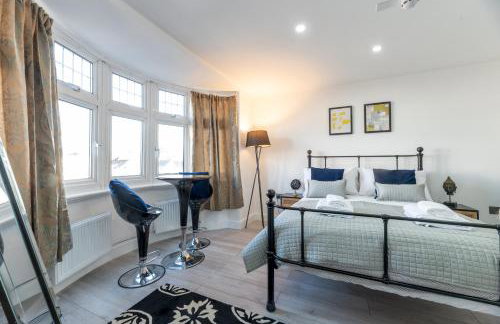 Charming studio near transport for central London - Pass the Keys - Photo 10