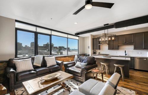 Downtown Condo with Two Ensuite Kings - Foto 15