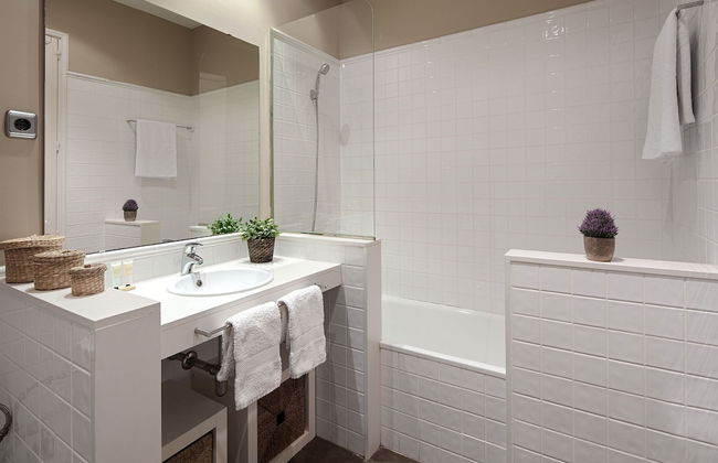 Habitat Apartments Eixample Balconies - Photo 50