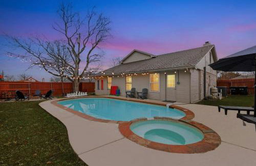 Luxury Living w Backyard Pool Oasis 5BD 3BA - Foto 2