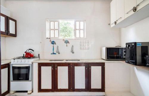 Car in the garage and everything on foot. - Photo 5